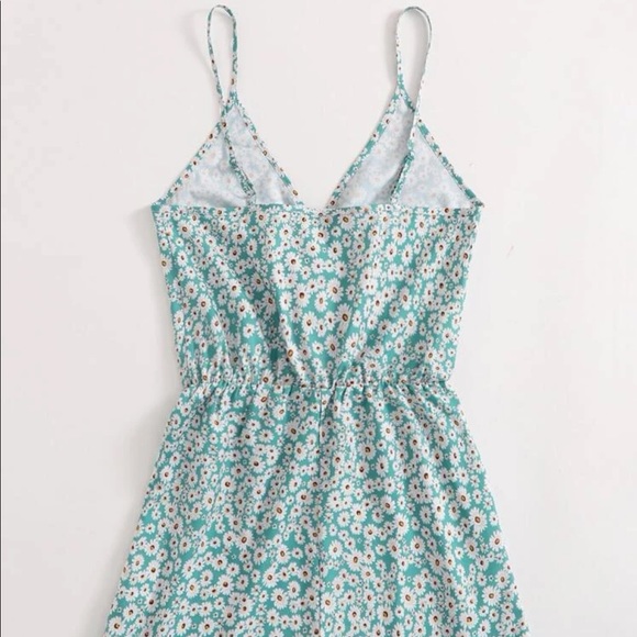 New floral cami Romper - Picture 3 of 6